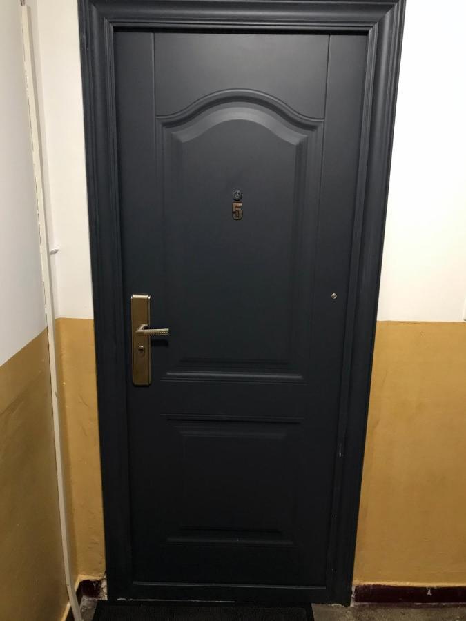 Homely Apartment Suceava Ngoại thất bức ảnh